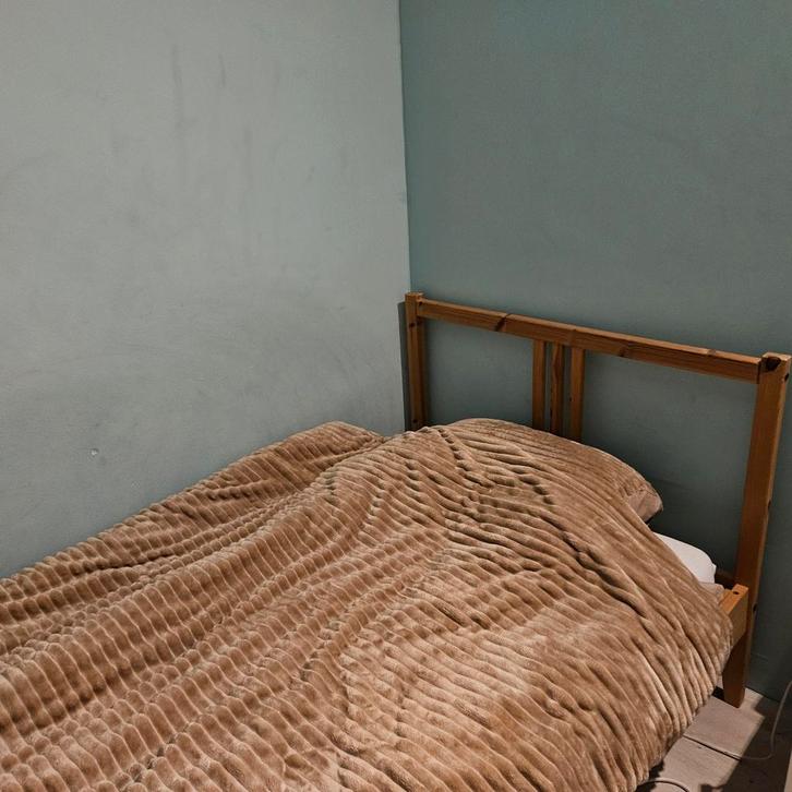 Lit 1 personne ikea bois 90×200, Maison & Meubles, Chambre à coucher | Lits, Bois