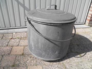 Zinken kookketel met deksel, wastobbe. beschikbaar voor biedingen