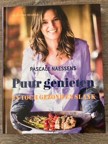 Pascale Naessens - 2 beschikbaar voor biedingen