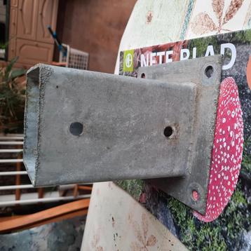 8 paalhouders 9cm op 9 cm beschikbaar voor biedingen