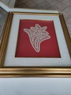 Cadre avec fleur en dentelle, Maison & Meubles, Accessoires pour la Maison | Cadres, Enlèvement