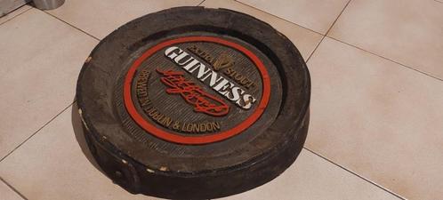 Panneau d'affichage Guinness authentique (en forme de tonnea, Collections, Marques de bière, Comme neuf, Panneau, Plaque ou Plaquette publicitaire