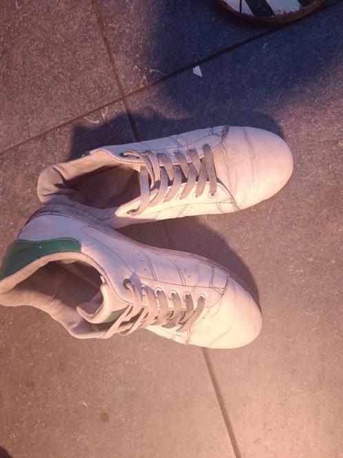 zolen. en schoen zijn nog intact en nette deftige schoenen, Kleding | Heren, Schoenen, Gedragen, Ophalen of Verzenden