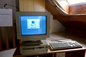 Apple Macintosh Performa 6200CD met 15" kleurenmonitor