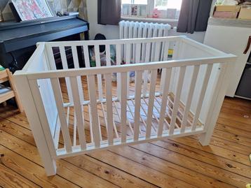 Lit bébé + sommier + matelas + oreiller, Matelas, 70 à 85 cm, Comme neuf, Enlèvement