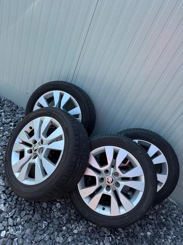 Skoda velgen 225/50R17 nieuwe banden beschikbaar voor biedingen