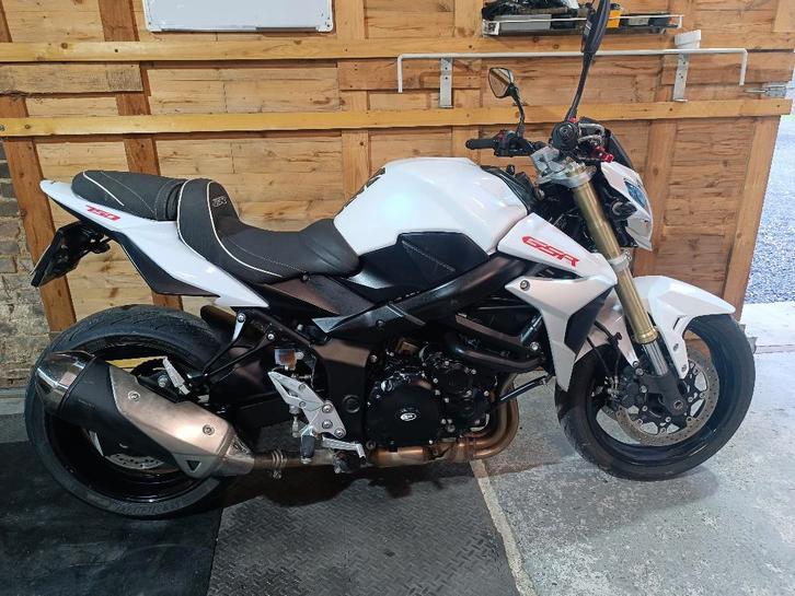 Suzuki gsr 750, Motoren, Motoren | Suzuki, Particulier, Toermotor, meer dan 35 kW, 4 cilinders, Minimaal motorrijbewijs A1, LED Verlichting