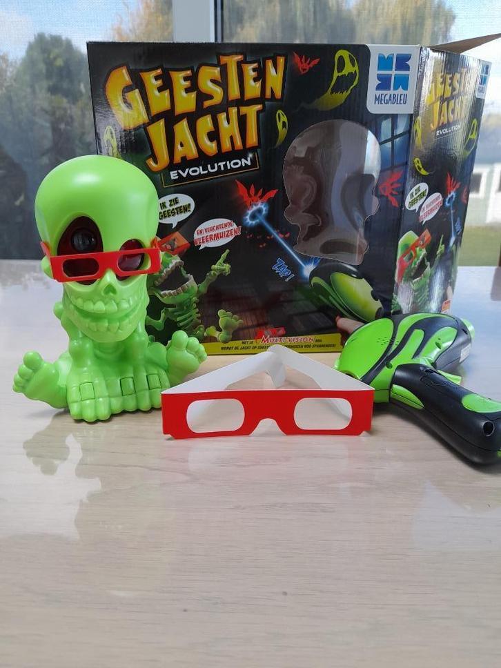 Geestenjacht Evolution – Megableu, Hobby en Vrije tijd, Gezelschapsspellen | Bordspellen, Zo goed als nieuw, Ophalen