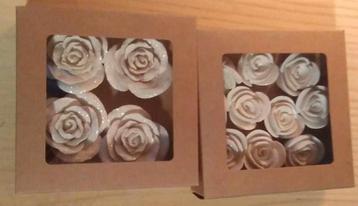 roosjes decoratie in steen beschikbaar voor biedingen