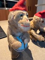 Deux singes à remontage., Enlèvement