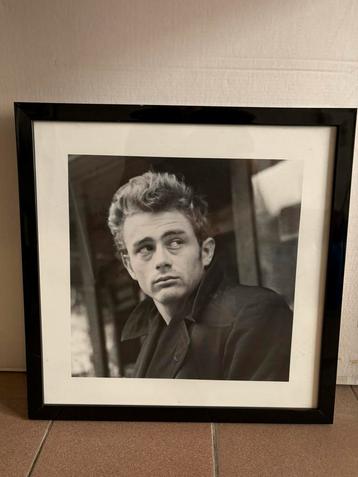 4 kaders met foto's James Dean en Marylin Monroe beschikbaar voor biedingen