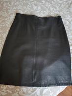 Stijlvolle gevoerde leren rok, Ophalen