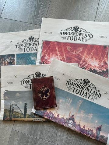Ensemble complet des journaux Tomorrowland 2025 + carte, Envoi, Comme neuf, Journal