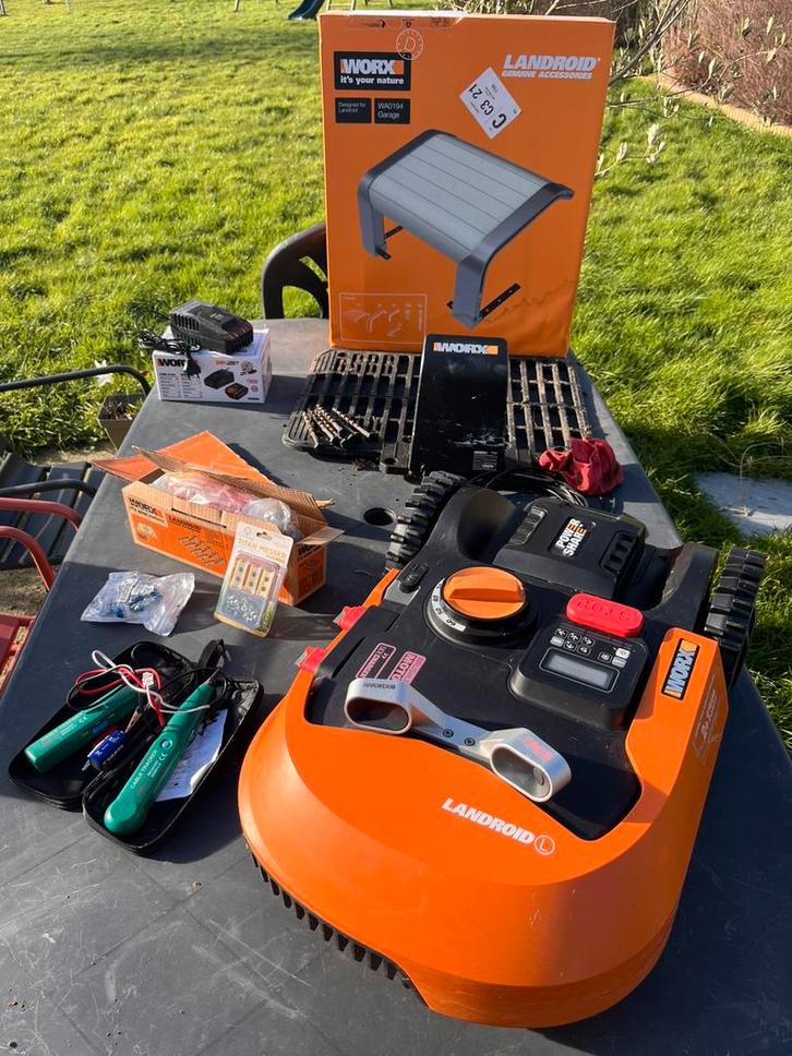Worx Landroid 2000m2 - Volledig pakket - ACS - CARPORT, Tuin en Terras, Grasmaaiers, Gebruikt, Accu-grasmaaier, Minder dan 30 cm