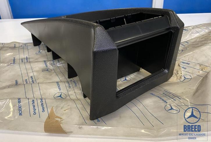 NOS opbergvak achterbank midden Mercedes-Benz W124 coupé C12, Auto-onderdelen, Interieur en Bekleding, Mercedes-Benz, Nieuw, Ophalen of Verzenden