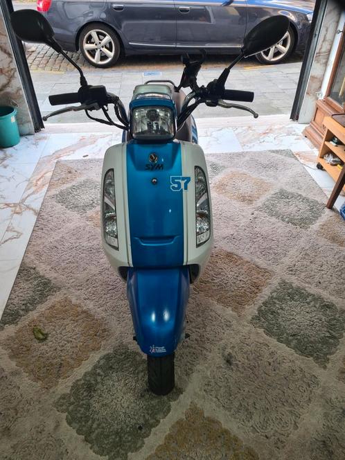 Scooter SYM tonik 50cc, Fietsen en Brommers, Scooters | Vespa, Zo goed als nieuw, Benzine, Ophalen of Verzenden