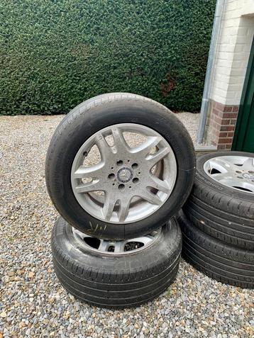 4 velgen met winterbanden  beschikbaar voor biedingen