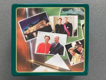 Koekjesdoos koningshuis vintage beschikbaar voor biedingen