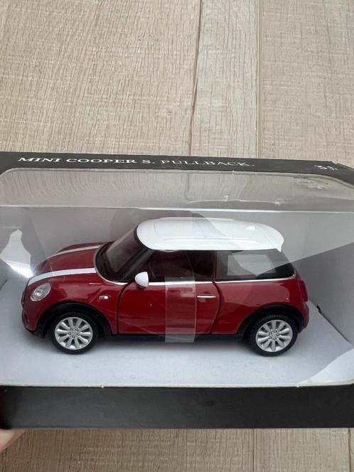 MINI Cooper schaalmodel rood – in originele verpakking, Verzamelen, Automerken, Motoren en Formule 1, Nieuw, Auto's, Ophalen