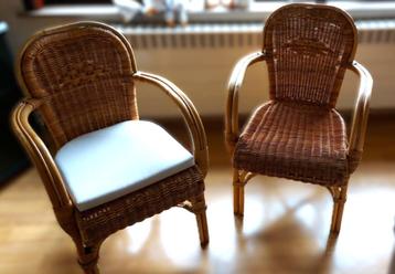 Rotan zetel beschikbaar voor biedingen