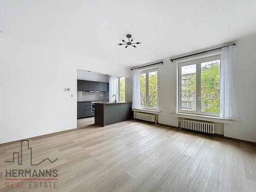 Appartement à Woluwe-Saint-Lambert, 2 chambres, Immo, Huizen te huur, Appartement, C