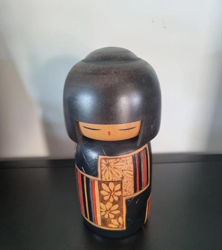Mooie Kokeshi van Yuji Kawase (1938-), Antiek en Kunst, Kunst | Beelden en Houtsnijwerken, Verzenden