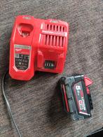 Nieuw Milwaukee M18 B5 18V Li-Ion accu - 5.0Ah + oplader, Doe-het-zelf en Bouw, Ophalen of Verzenden, Nieuw