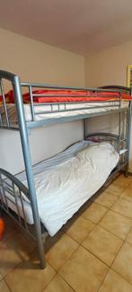 Lit superposé en fer avec un matelas, état impeccable, Enfants & Bébés, Chambre d'enfant | Lits superposés & Lits mezzanines