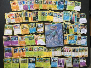 146 Pokémon kaarten + mapje