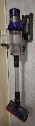 Dyson V 10 steelstofzuiger, Elektronische apparatuur, Stofzuigers, Ophalen, Gebruikt, Reservoir, Stofzuiger