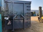 Gemakbak volume containers met hydraulische dak