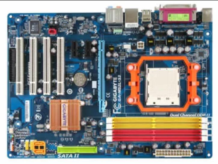 moederbord met AMD Phenom X4 9500: super voor een retrobuild, Computers en Software, Moederborden, Gebruikt, AMD, DDR2, Verzenden