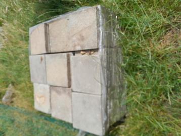 Betondals betontegels  beschikbaar voor biedingen