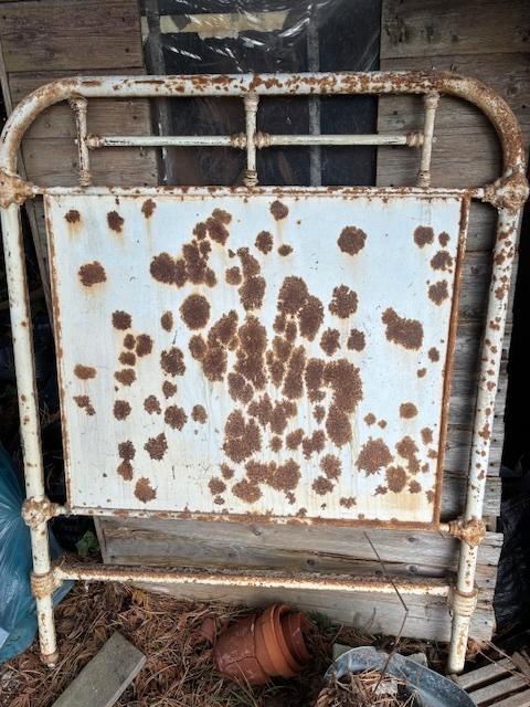 Tête de lit en metal datant de 1935 à restaurer, Antiek en Kunst, Antiek | Meubels | Bedden, Ophalen