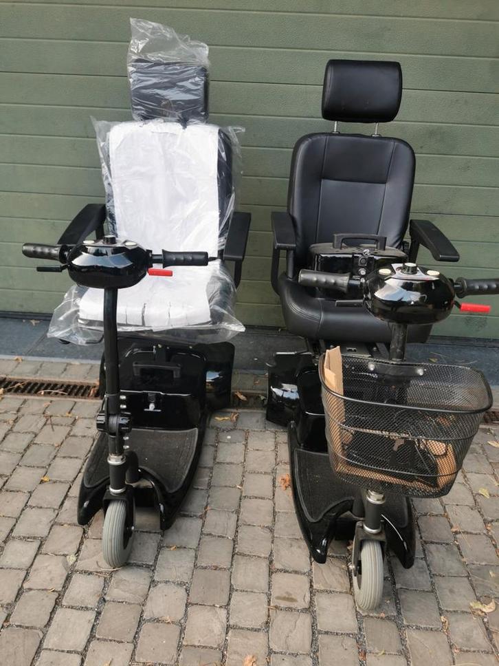 Nieuw opvouwbare scootmobiel meer info 0488826971 per stuk, Diversen, Rolstoelen, Zo goed als nieuw, Elektrische rolstoel, Inklapbaar