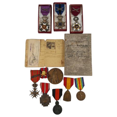 België - lot medailles & documenten Belgisch soldaat, Verzamelen, Militaria | Algemeen, Landmacht, Lintje, Medaille of Wings, Ophalen of Verzenden