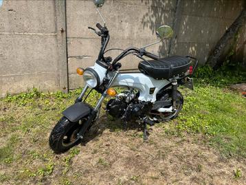 Dax Skyteam 125cc - beetje werk aan