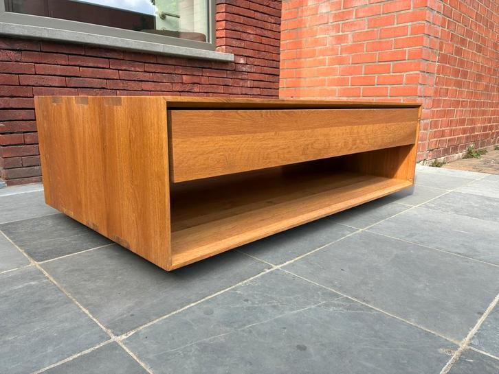 Tijdloze alontafel in eik massief met lade, Huis en Inrichting, Tafels | Salontafels, Gebruikt, 75 cm of meer, 50 tot 100 cm, 100 tot 150 cm