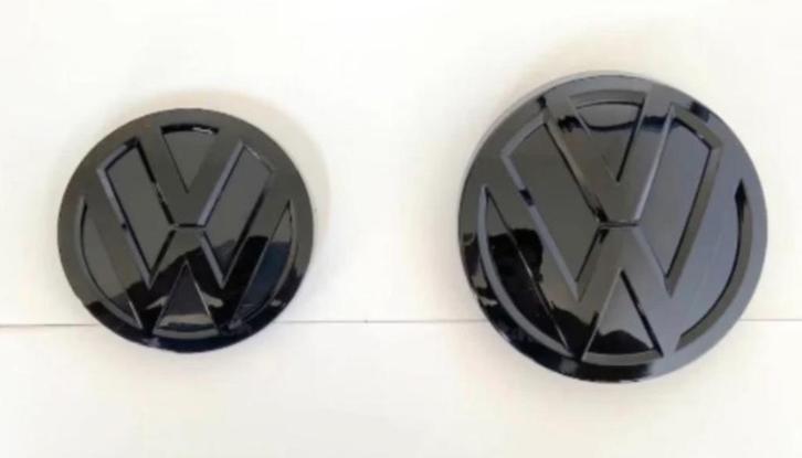 2x Logos Volkswagen Golf VII 7.5 Facelift Noir brillant 17+, Auto-onderdelen, Klein materiaal, Volkswagen, Nieuw, Verzenden