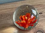 boule de verre décorative avec fleur/presse-papier, Antiquités & Art, Enlèvement ou Envoi