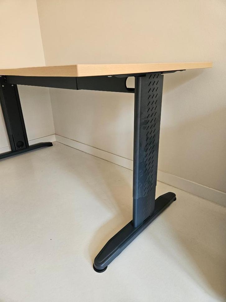 Bureau - HPL Krasvast & Verstelbaar, Huis en Inrichting, Bureaus, Zo goed als nieuw, Bureau, In hoogte verstelbaar, Ophalen