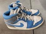 Nike Air Jordan 1 Mid sneakers, Kleding | Heren, Schoenen, Ophalen, Gedragen