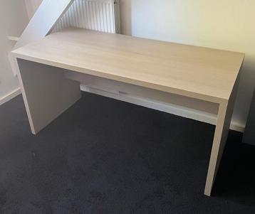 Bureau "Twister" beschikbaar voor biedingen