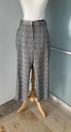 broek van Marc Cain maat 6, (xl-xxl) 7/8 model, Kleding | Dames, Marc cain, Maat 46/48 (XL) of groter, Ophalen of Verzenden, Zo goed als nieuw