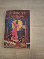 boek de kleine heks, Ophalen of Verzenden, Zo goed als nieuw