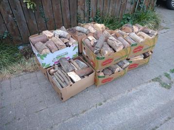 Droog Brandhout mix aanmaakhout voor bbq of kachel jacuzzi   beschikbaar voor biedingen