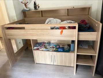 Half hoogslaper beschikbaar voor biedingen