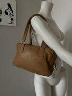 Camelkleurige leren tas Prada, Handtassen en Accessoires