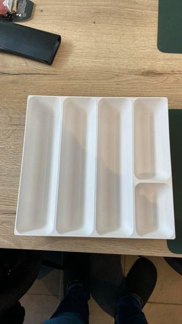 Bestek bakje beschikbaar voor biedingen