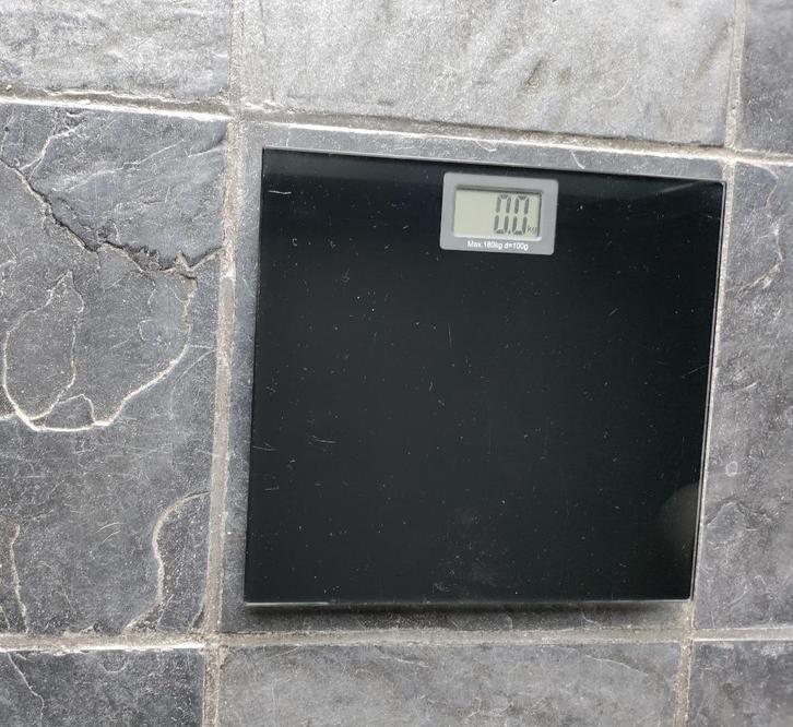 Personenweegschaal Medisana type EB607, Elektronische apparatuur, Weegschalen, Gebruikt, Digitaal, Personenweegschaal, 1 tot 500 gram
